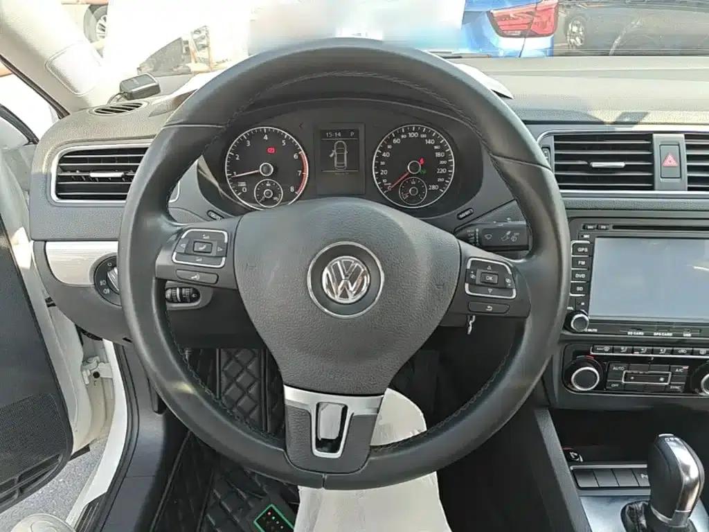 2014 Volkswagen Sagitar Facelift 1.4TSI Automatic Luxury — миниатюра 11