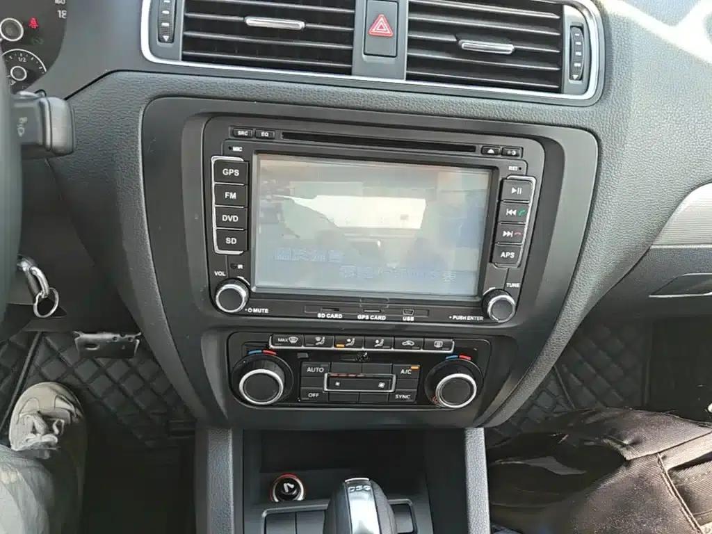 2014 Volkswagen Sagitar Facelift 1.4TSI Automatic Luxury — миниатюра 13