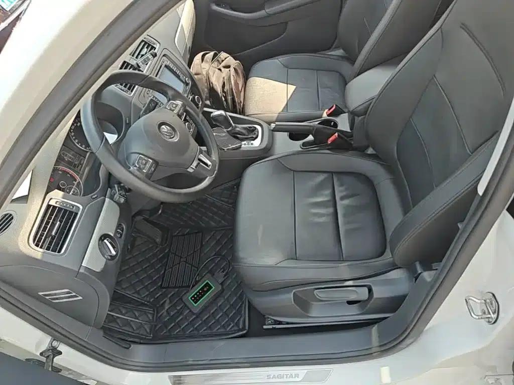 2014 Volkswagen Sagitar Facelift 1.4TSI Automatic Luxury — миниатюра 15