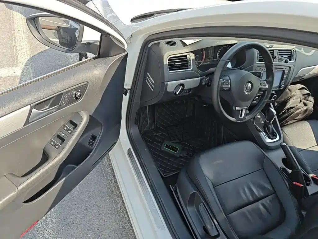 2014 Volkswagen Sagitar Facelift 1.4TSI Automatic Luxury — миниатюра 16