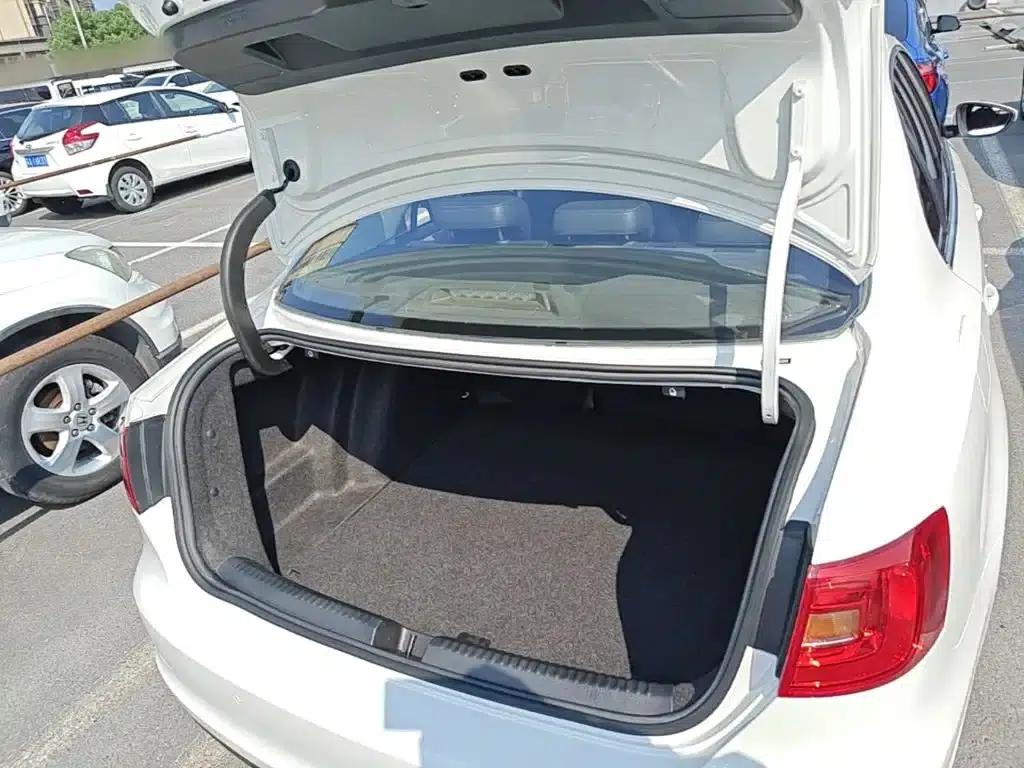 2014 Volkswagen Sagitar Facelift 1.4TSI Automatic Luxury — миниатюра 19