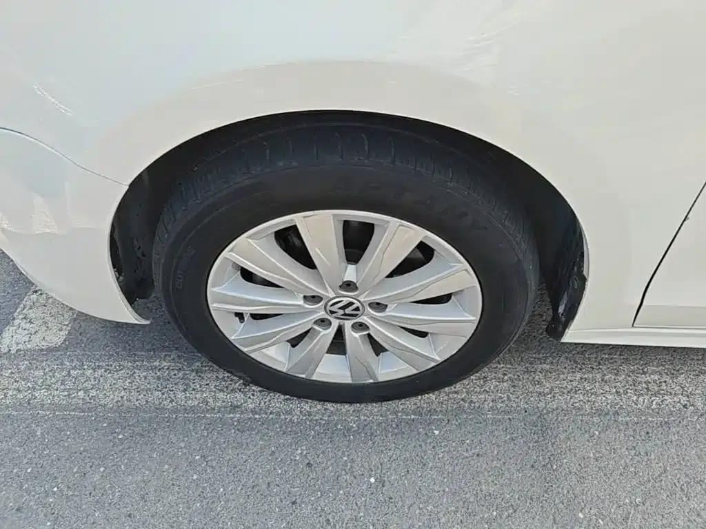 2014 Volkswagen Sagitar Facelift 1.4TSI Automatic Luxury — миниатюра 23