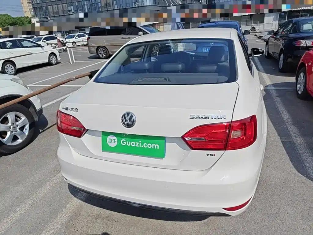 2014 Volkswagen Sagitar Facelift 1.4TSI Automatic Luxury — миниатюра 6