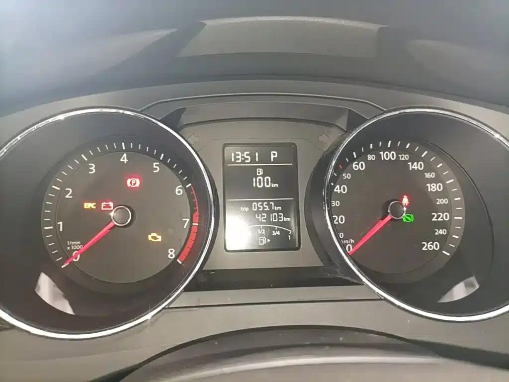 2017 Volkswagen Sagitar 1.6L Automatic Fashion Edition — миниатюра 12