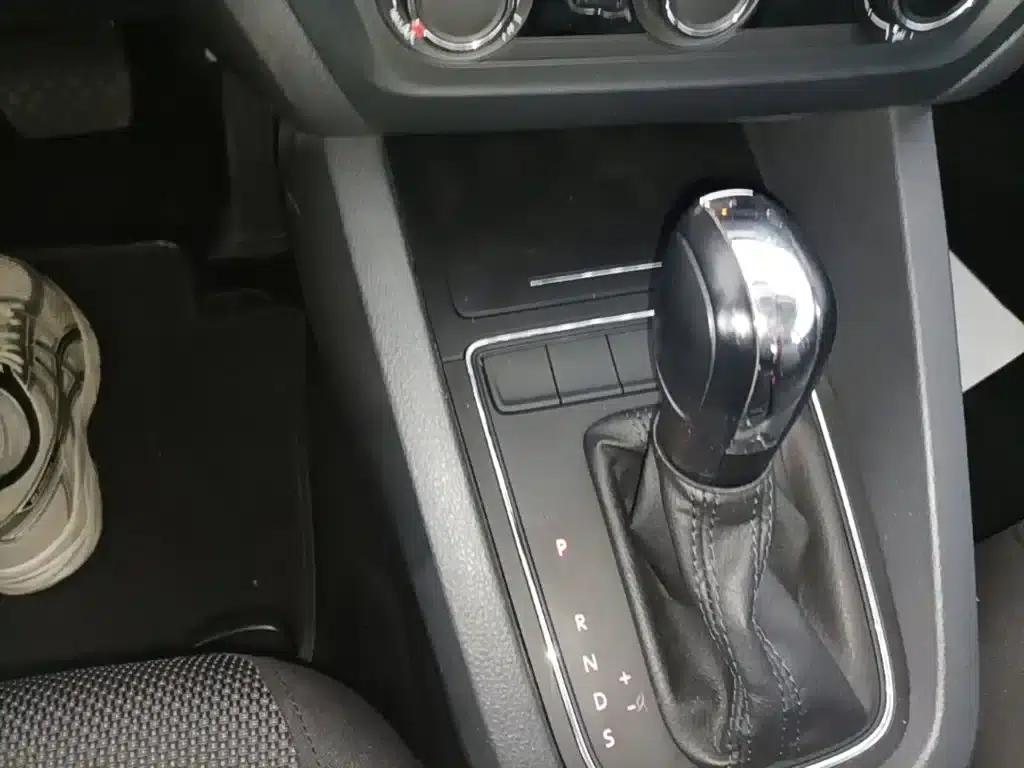 2017 Volkswagen Sagitar 1.6L Automatic Fashion Edition — миниатюра 14