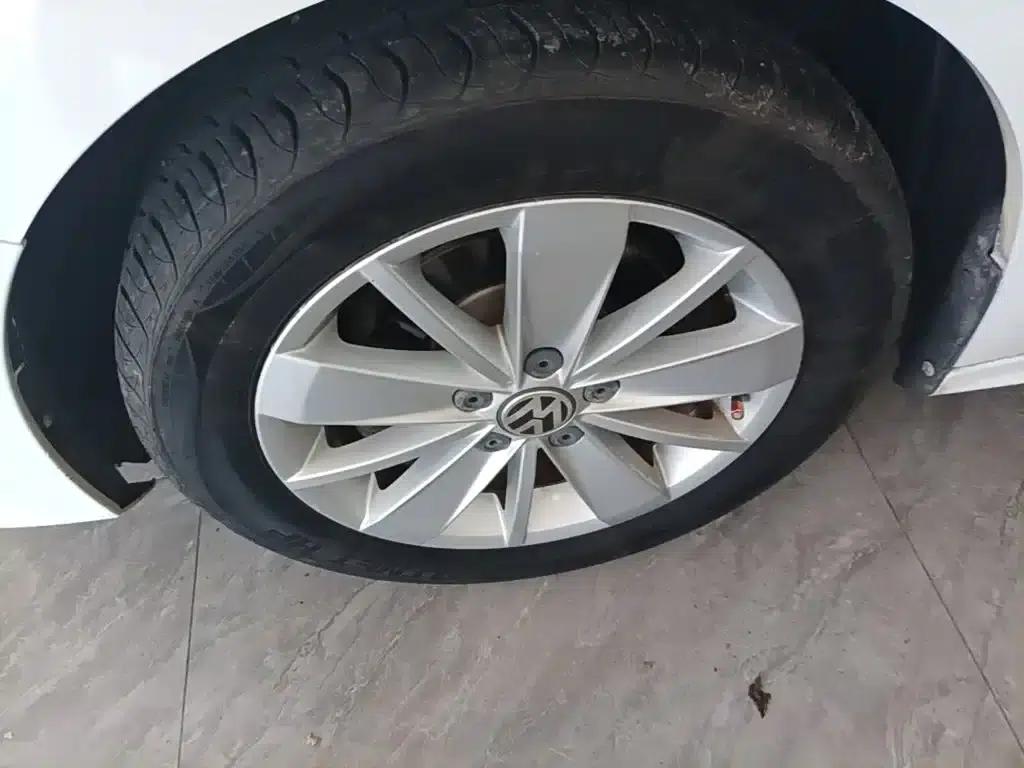 2017 Volkswagen Sagitar 1.6L Automatic Fashion Edition — миниатюра 23