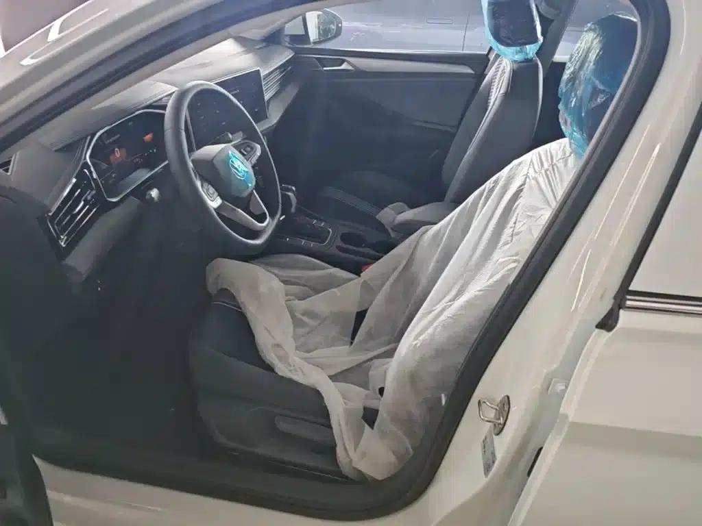 2025 Volkswagen Sagitar Facelift 200TSI DSG Flying Edition — миниатюра 15
