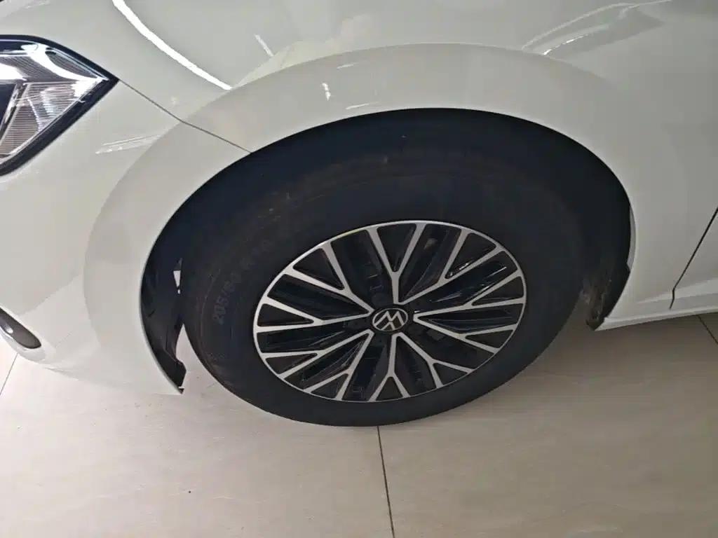 2025 Volkswagen Sagitar Facelift 200TSI DSG Flying Edition — миниатюра 23