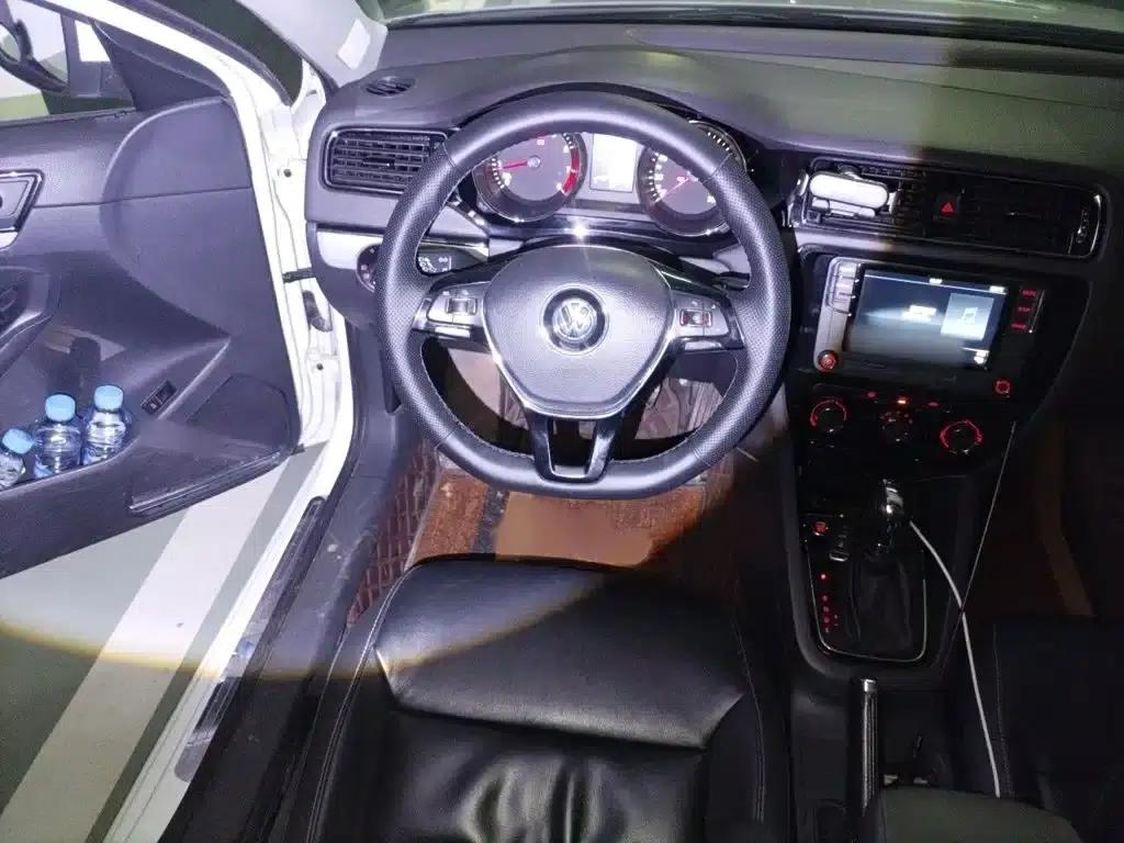 2017 Volkswagen Sagitar 1.6L Automatic Comfort Edition — миниатюра 3