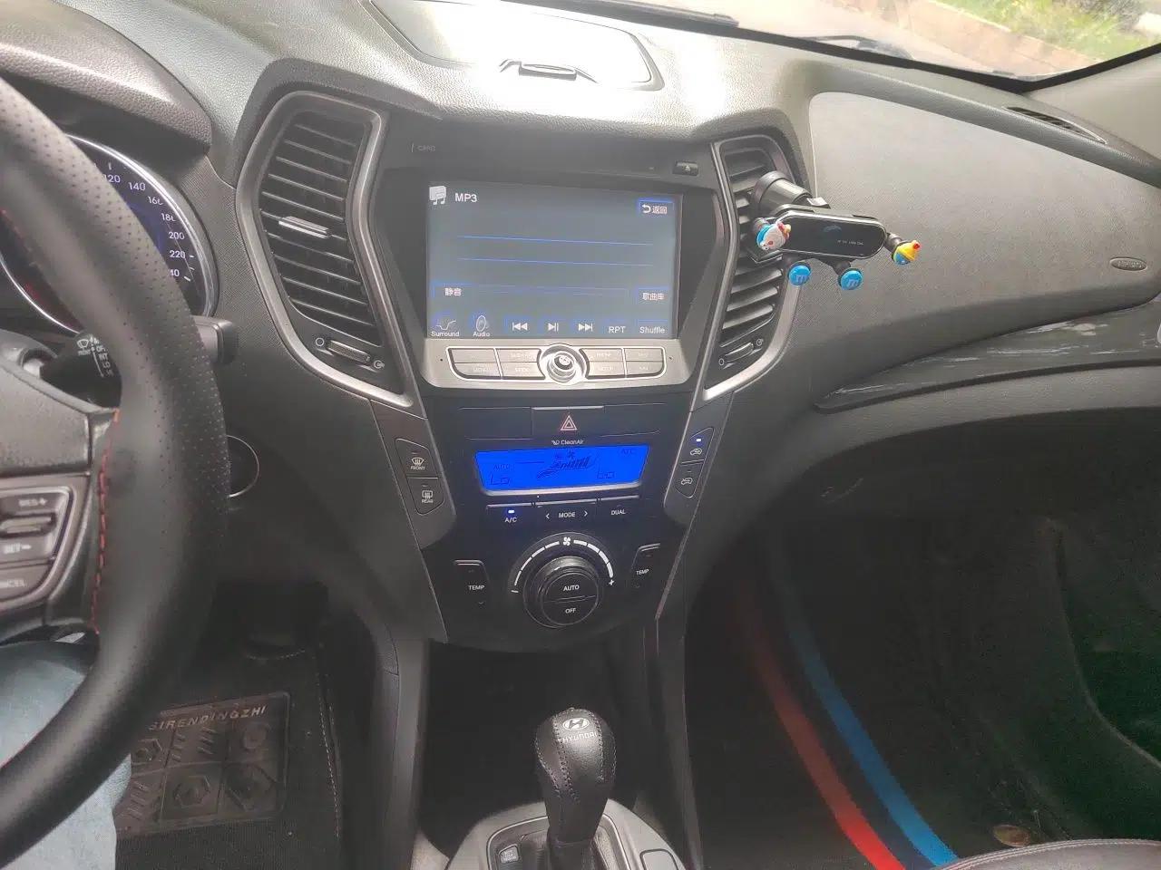 Hyundai Santa Fe 2013 2.4L Automatic Two-Wheel Drive Smart Version — миниатюра 13
