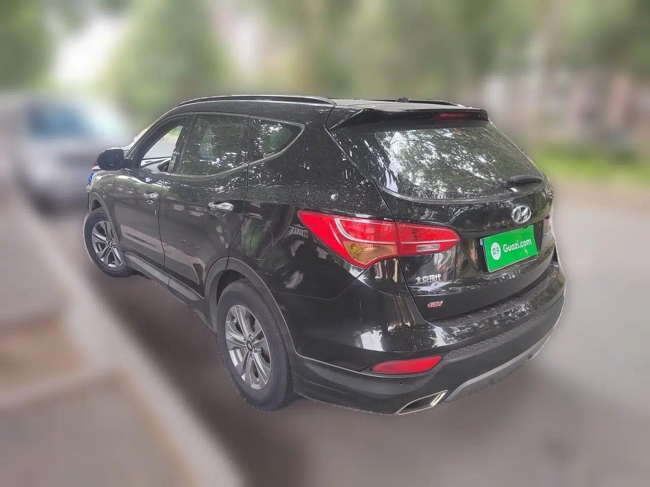 Hyundai Santa Fe 2013 2.4L Automatic Two-Wheel Drive Smart Version — миниатюра 4