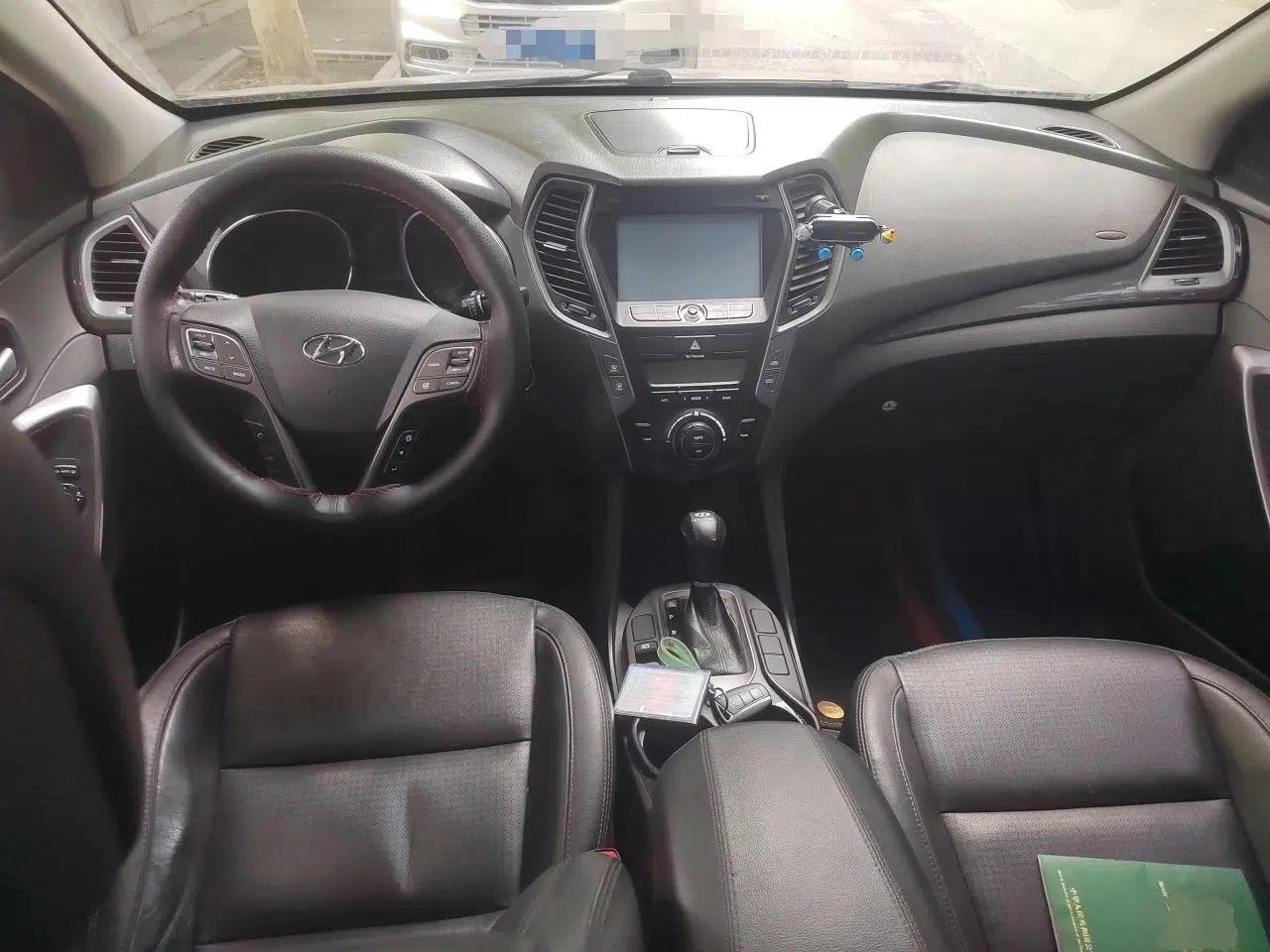 Hyundai Santa Fe 2013 2.4L Automatic Two-Wheel Drive Smart Version — миниатюра 9