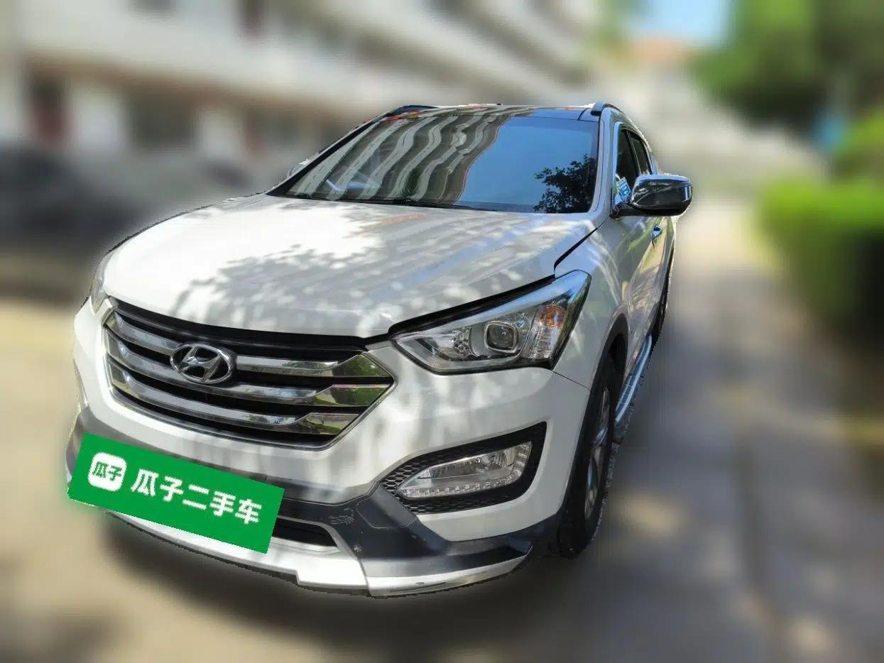 Hyundai Santa Fe 2013 2.4L Automatic Two-Wheel Drive Smart Version — миниатюра 1