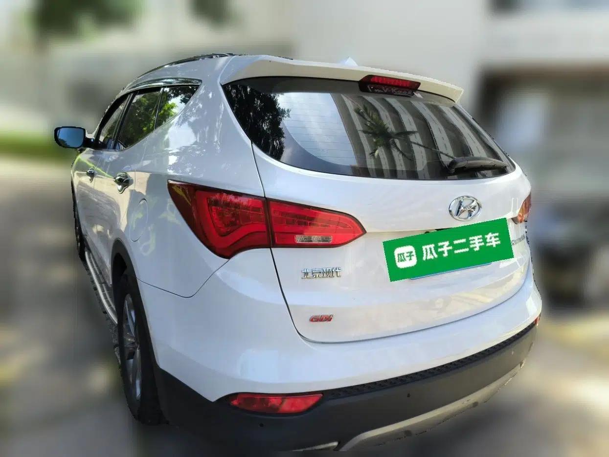 Hyundai Santa Fe 2013 2.4L Automatic Two-Wheel Drive Smart Version — миниатюра 4