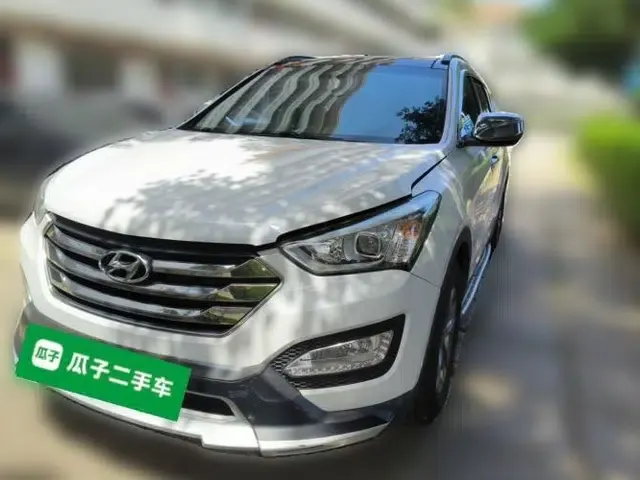 Hyundai Santa Fe 2013 2.4L Automatic Two-Wheel Drive Smart Version