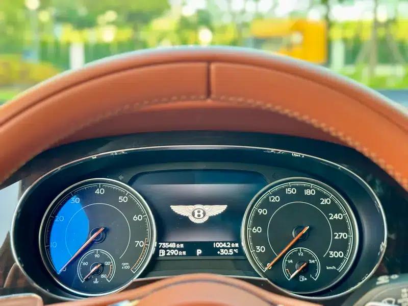 Bentayga 2018 4.0T V8 — миниатюра 11