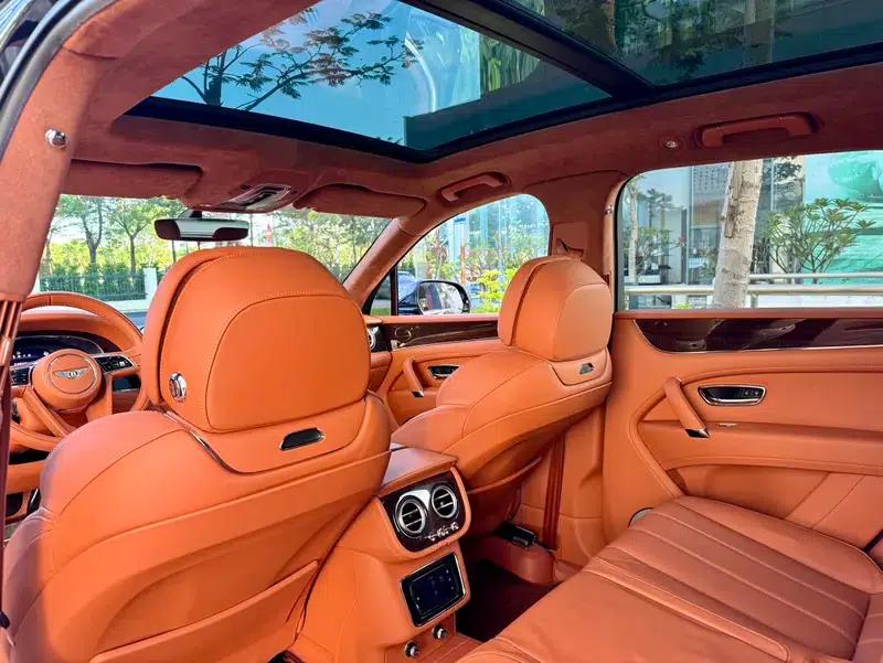 Bentayga 2018 4.0T V8 — миниатюра 15