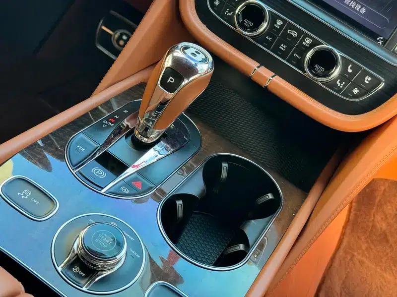 Bentayga 2018 4.0T V8 — миниатюра 4