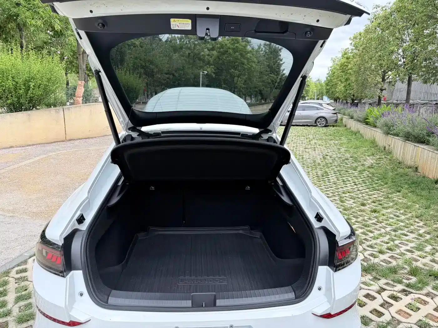 Lamando 2023 Lamando L 280TSI DSG Hot Edition — миниатюра 16