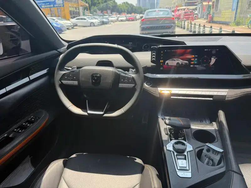 Changan UNI-V 2023 1.5T Sport Edition — миниатюра 14