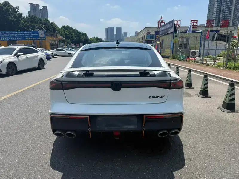Changan UNI-V 2023 1.5T Sport Edition — миниатюра 5