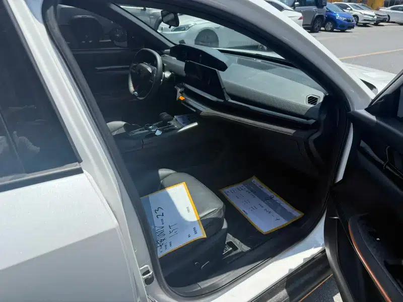 Changan UNI-V 2023 1.5T Sport Edition — миниатюра 9
