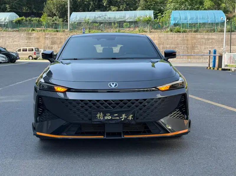 Changan UNI-V 2024 1.5T Premium Sport — миниатюра 2