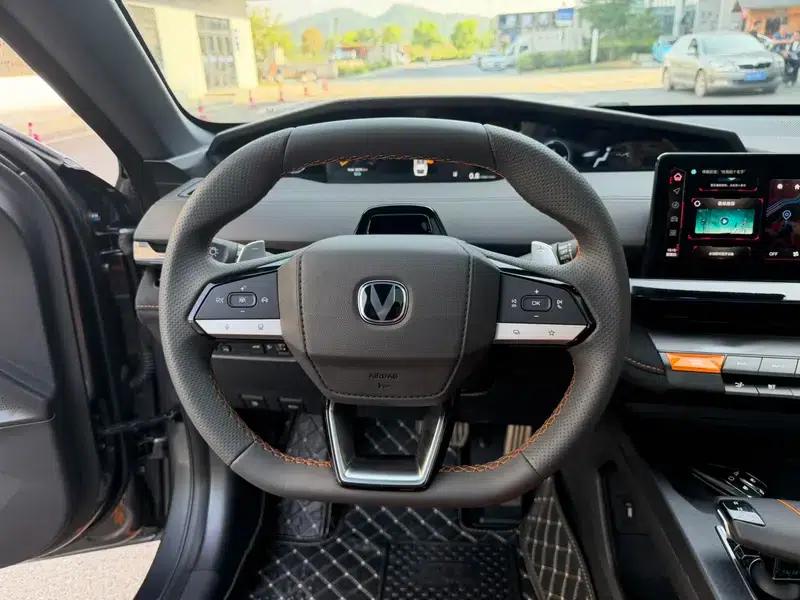 Changan UNI-V 2024 1.5T Premium Sport — миниатюра 13