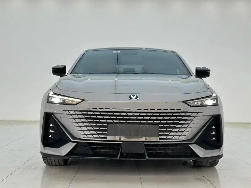 Changan UNI-V 2022 1.5T Smart Navigation Edition — миниатюра 2