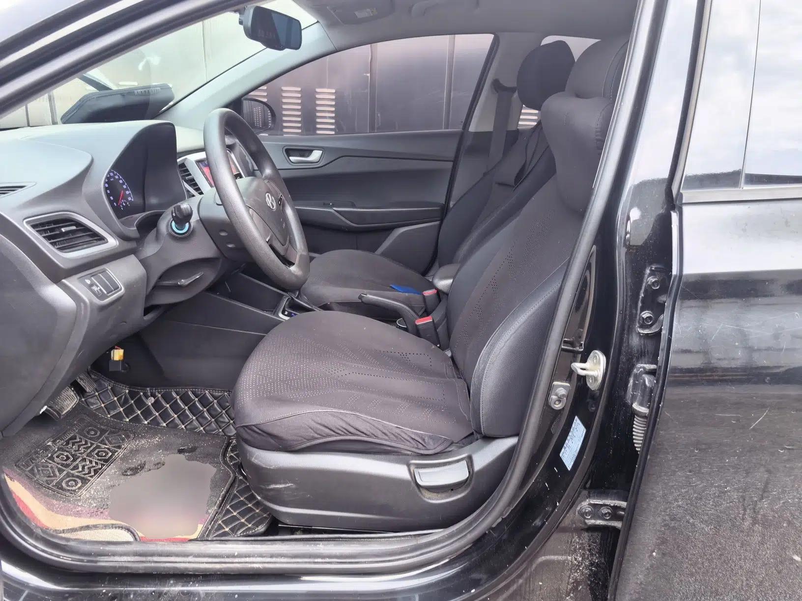 Hyundai Verna (new generation) 2016 1.4L Automatic Cool Edition GLS — миниатюра 15