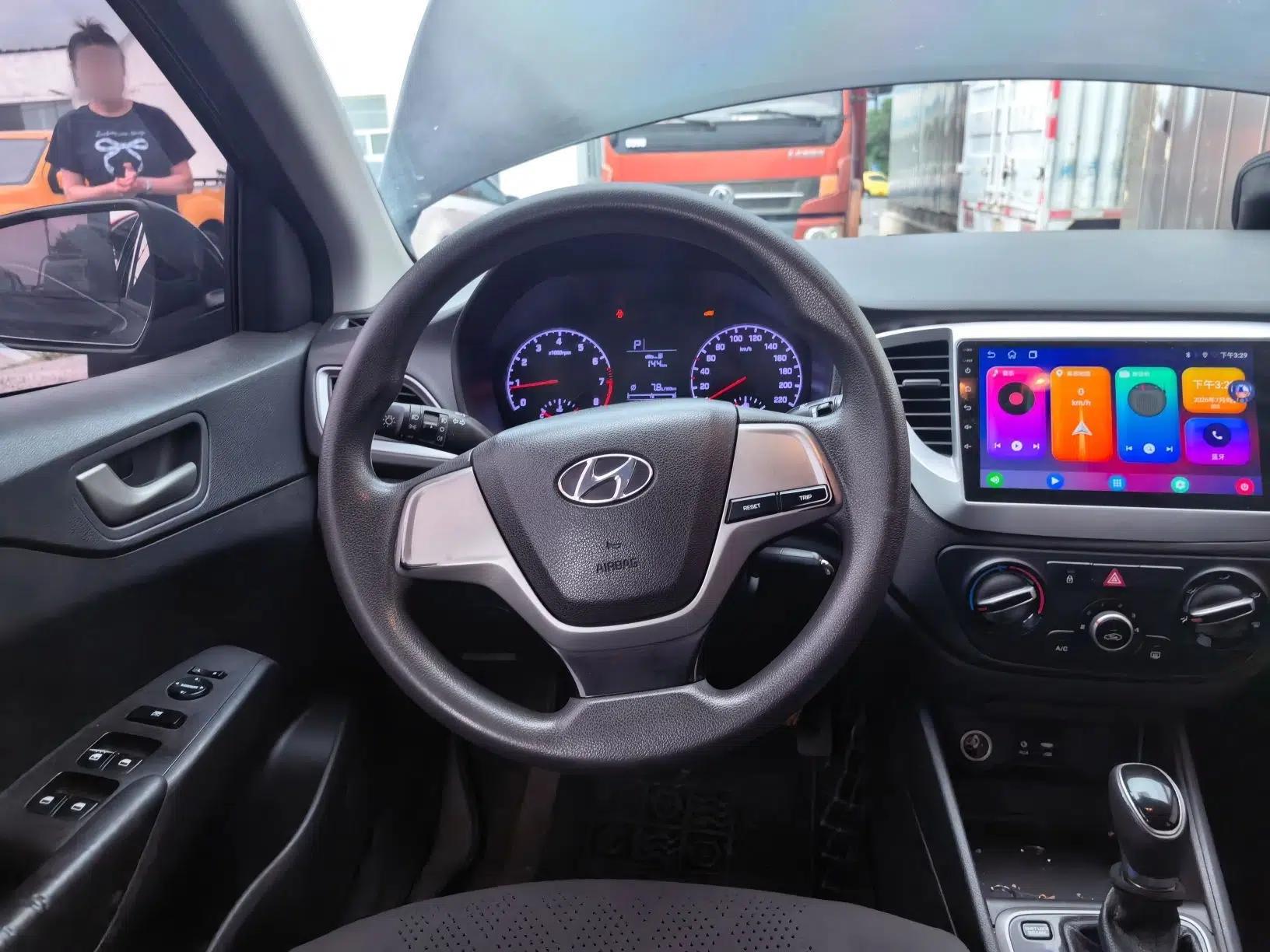 Hyundai Verna (new generation) 2016 1.4L Automatic Cool Edition GLS — миниатюра 10