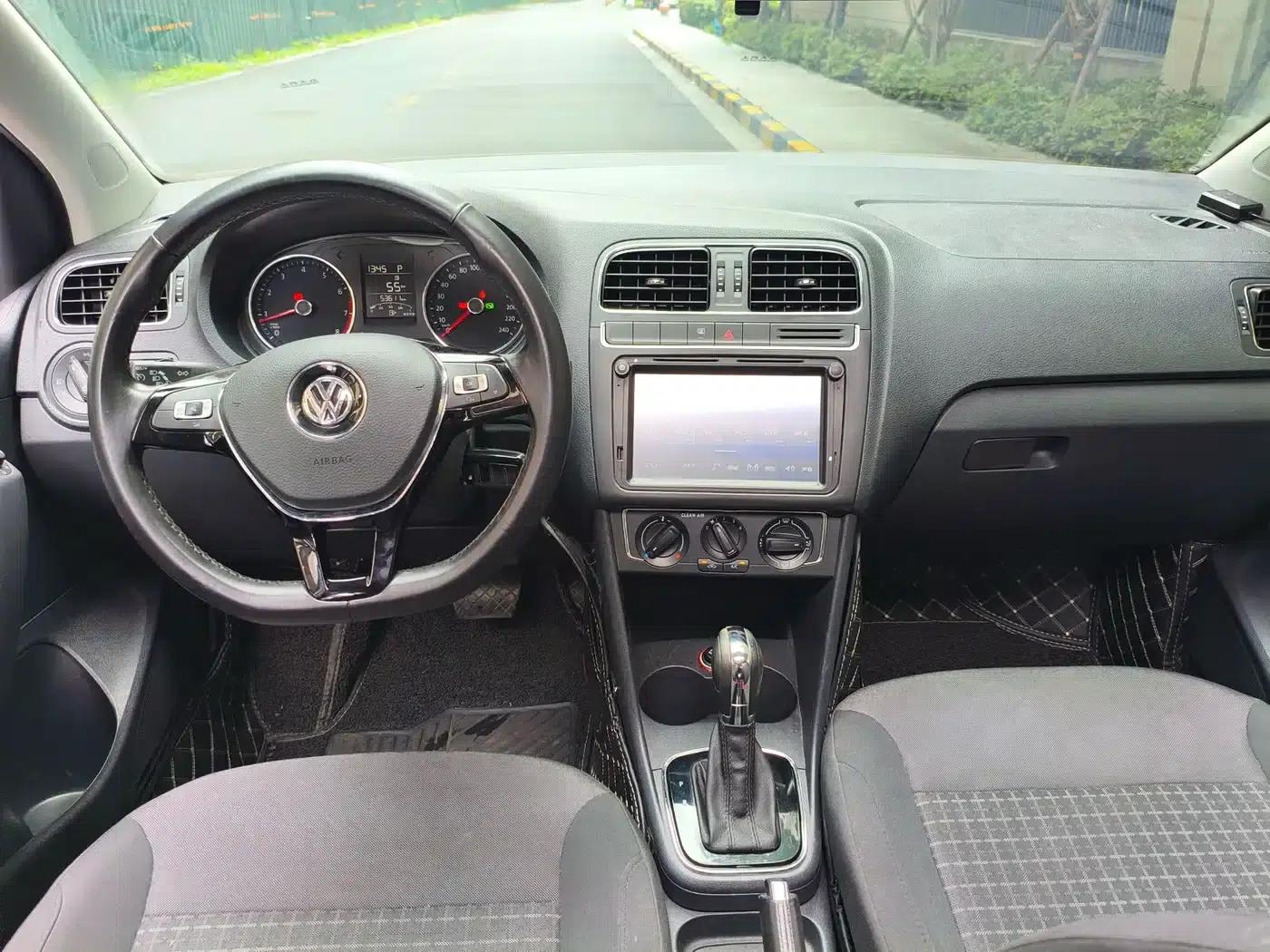 2016 Polo 1.6L Automatic Comfort Model — миниатюра 11