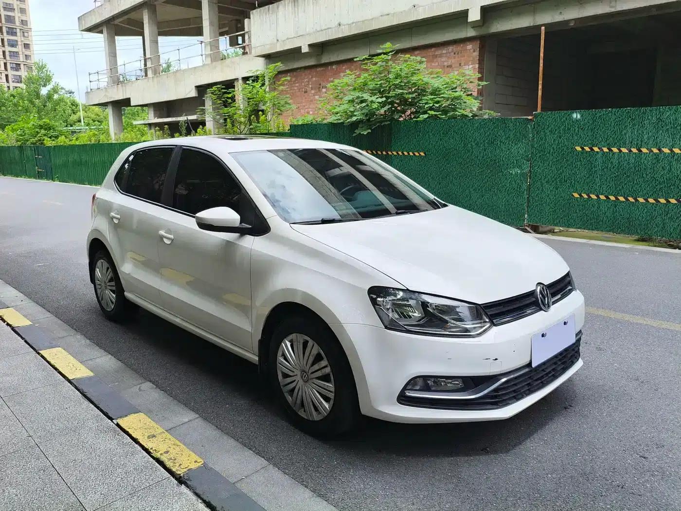 2016 Polo 1.6L Automatic Comfort Model — миниатюра 3