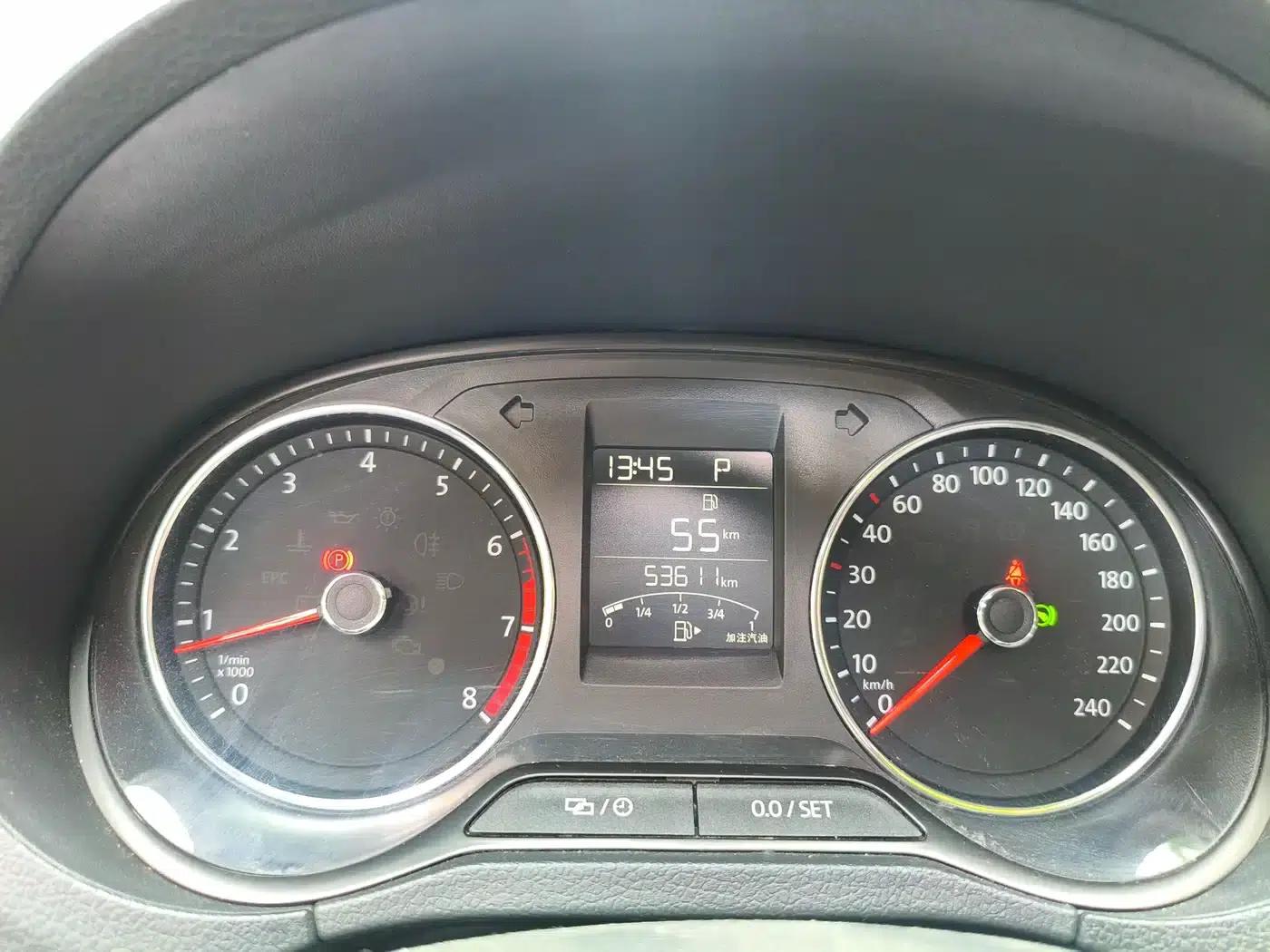 2016 Polo 1.6L Automatic Comfort Model — миниатюра 9