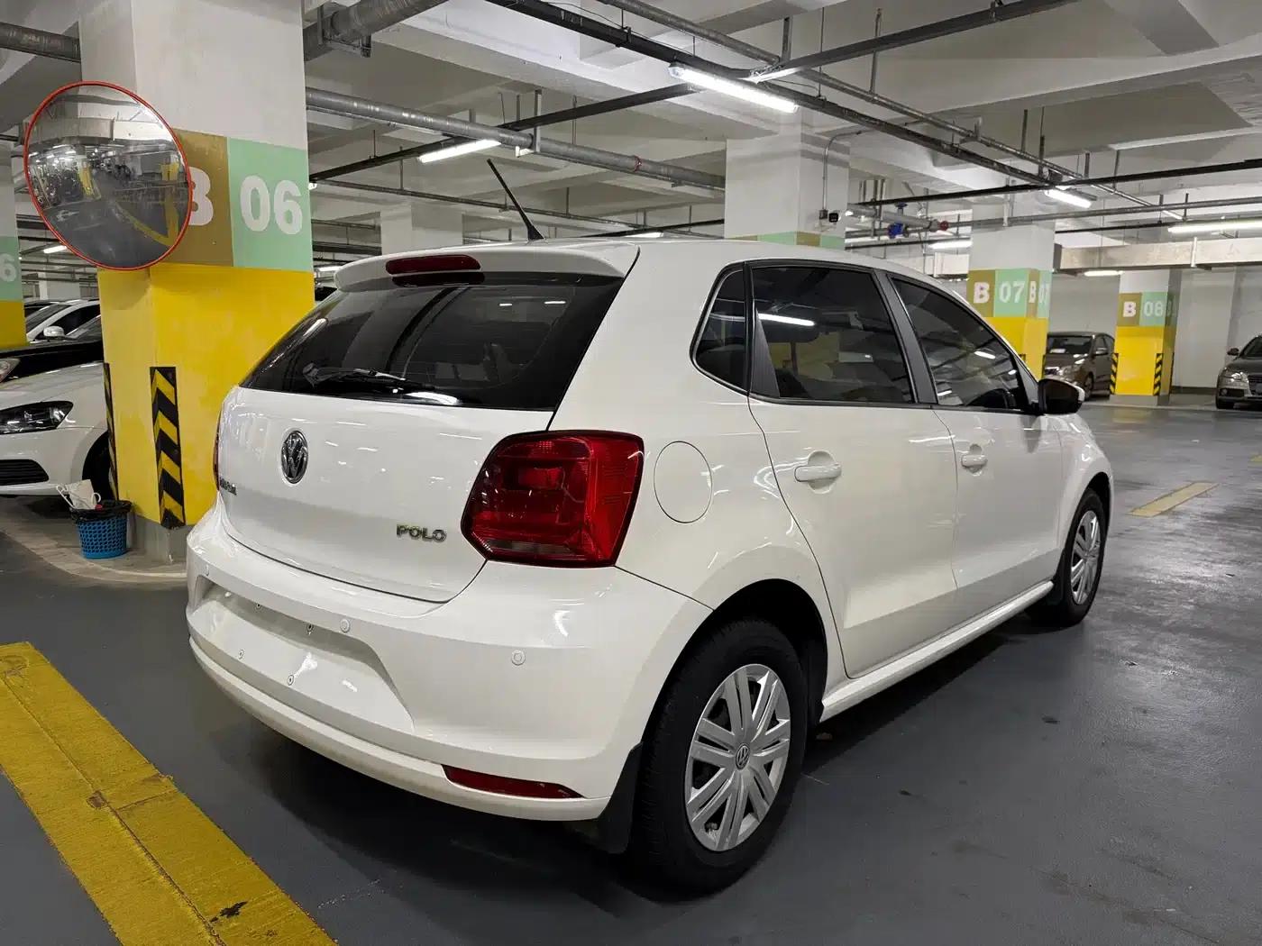 2016 Polo 1.4L Automatic Fashion Edition — миниатюра 4