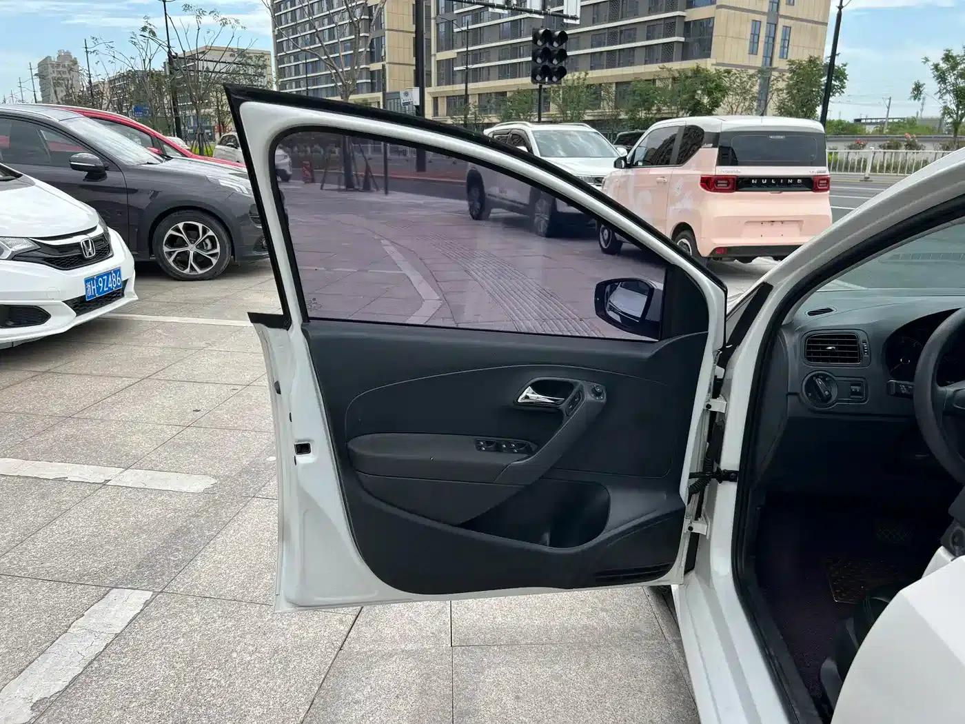 2018 Polo 1.5L Automatic Comfort Edition — миниатюра 13