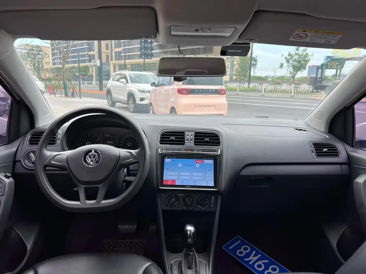 2018 Polo 1.5L Automatic Comfort Edition — миниатюра 9