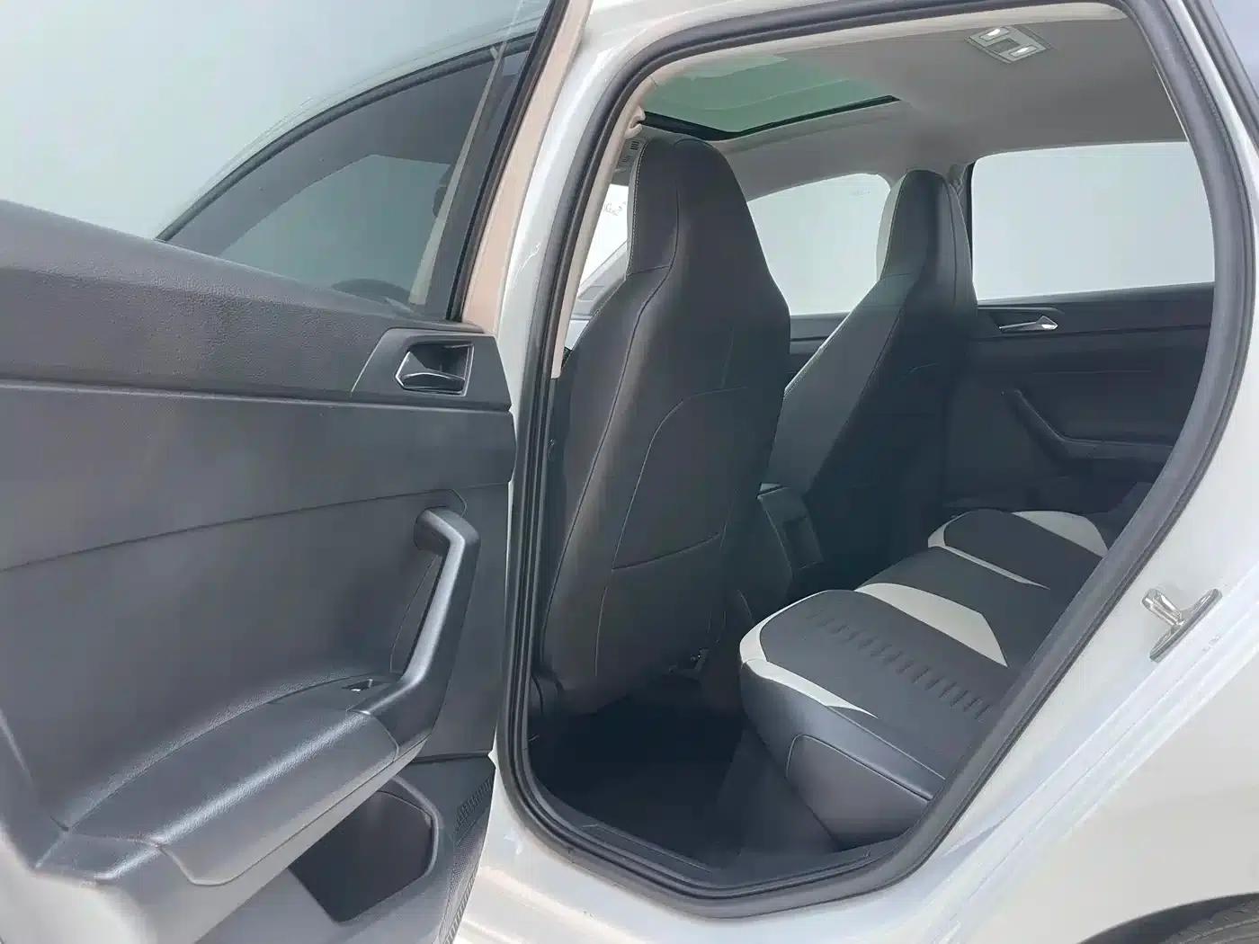 2023 Polo Facelift Plus 1.5L Automatic Colorful Technology Edition — миниатюра 16