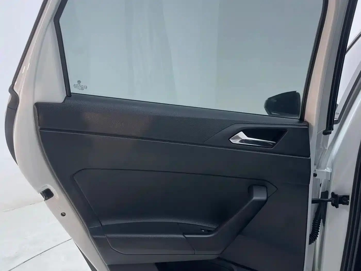 2023 Polo Facelift Plus 1.5L Automatic Colorful Technology Edition — миниатюра 19