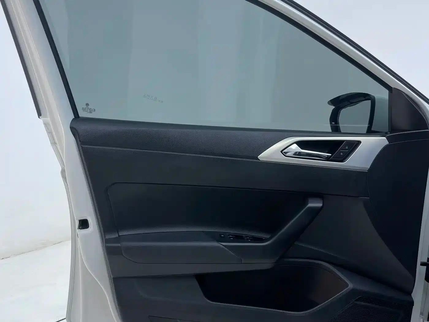 2023 Polo Facelift Plus 1.5L Automatic Colorful Technology Edition — миниатюра 21
