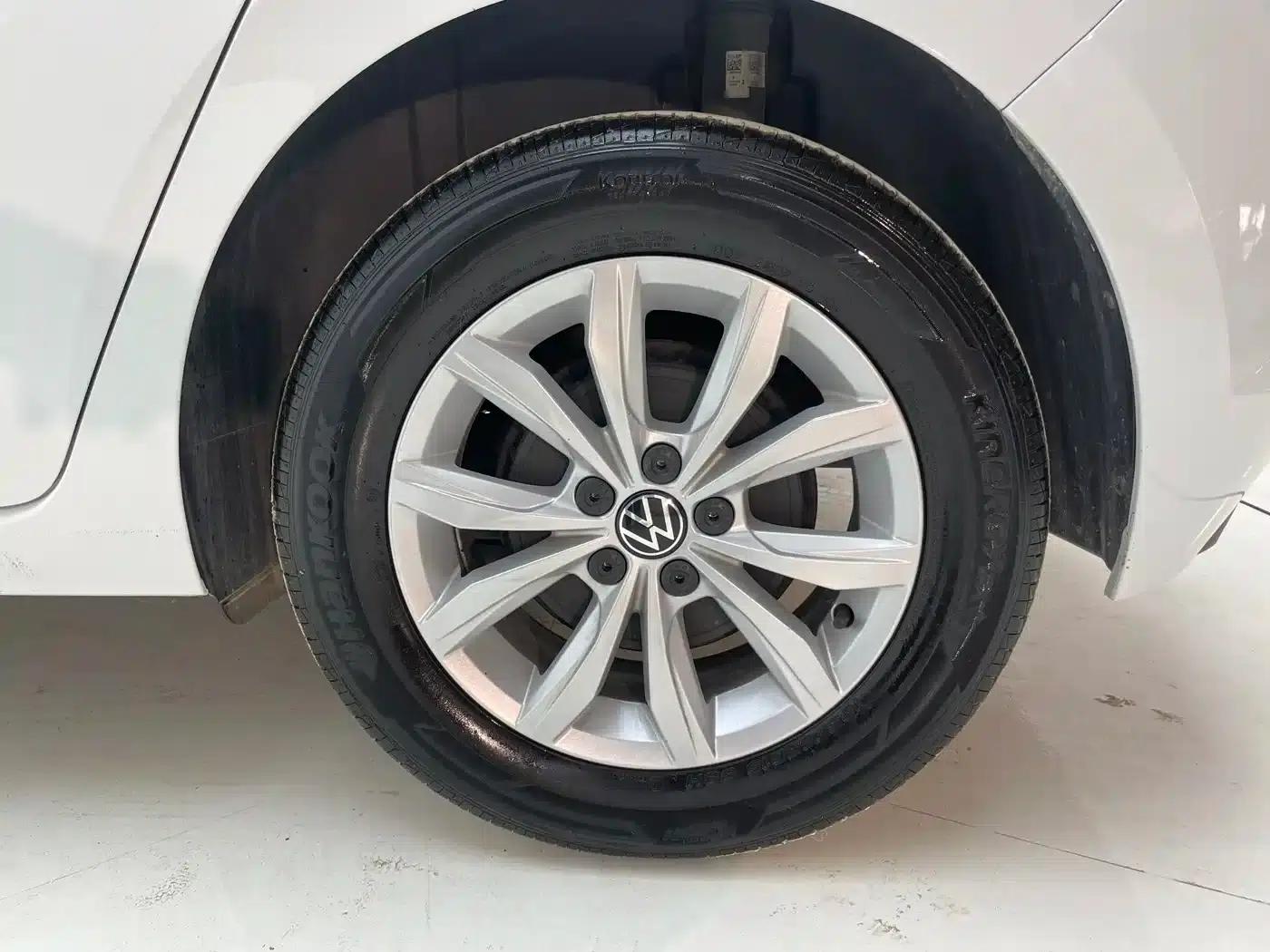 2023 Polo Facelift Plus 1.5L Automatic Colorful Technology Edition — миниатюра 9