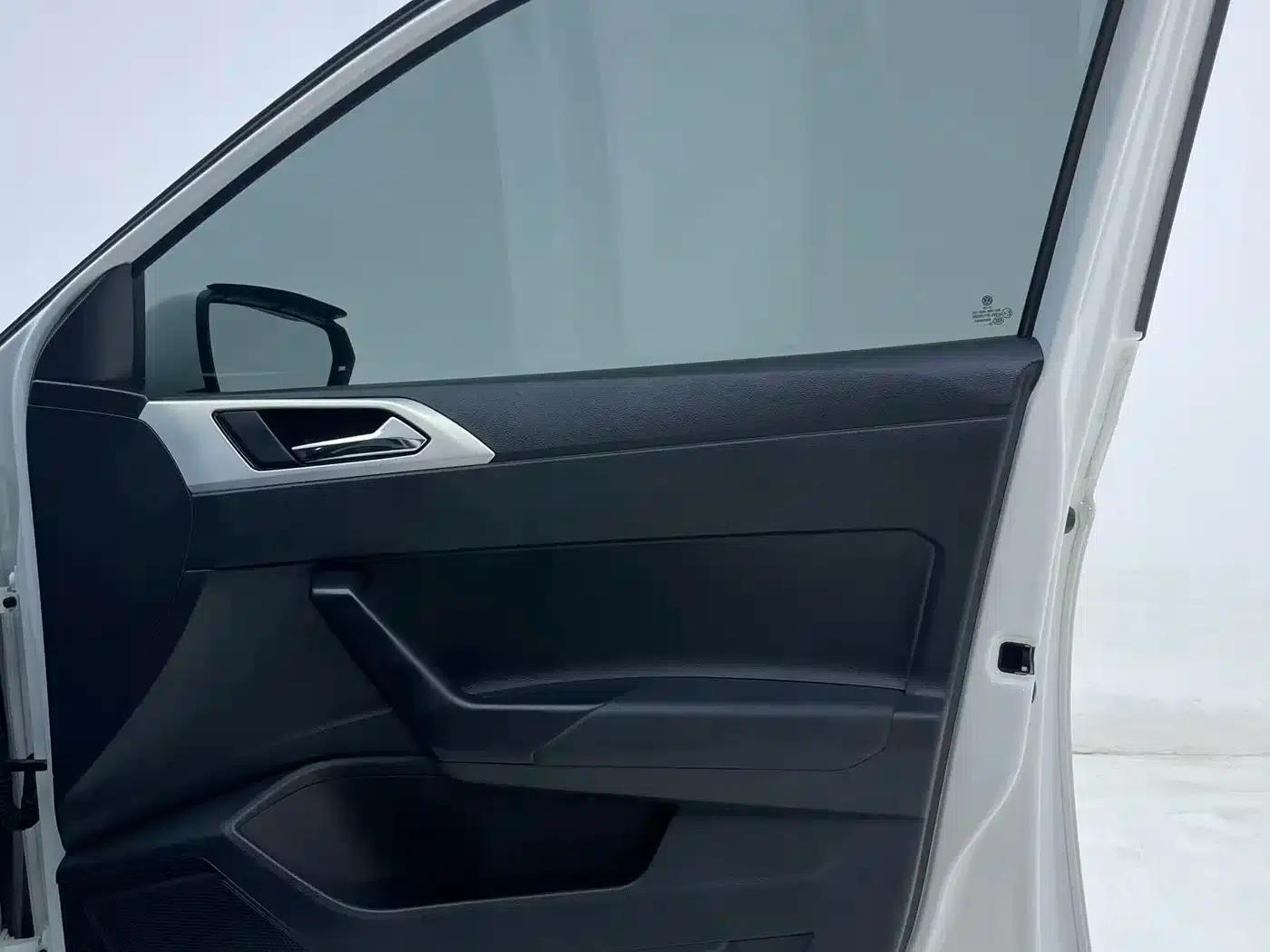 2023 Polo Facelift Plus 1.5L Automatic Colorful Technology Edition — миниатюра 10