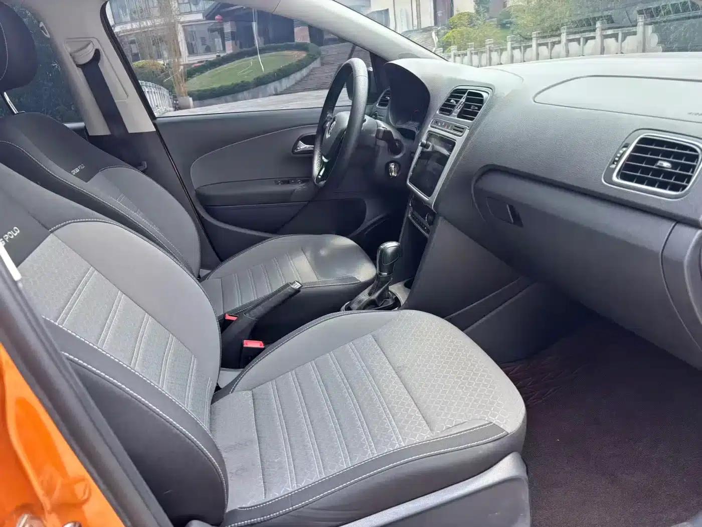 2018 Polo 1.5L Cross Polo Automatic — миниатюра 13