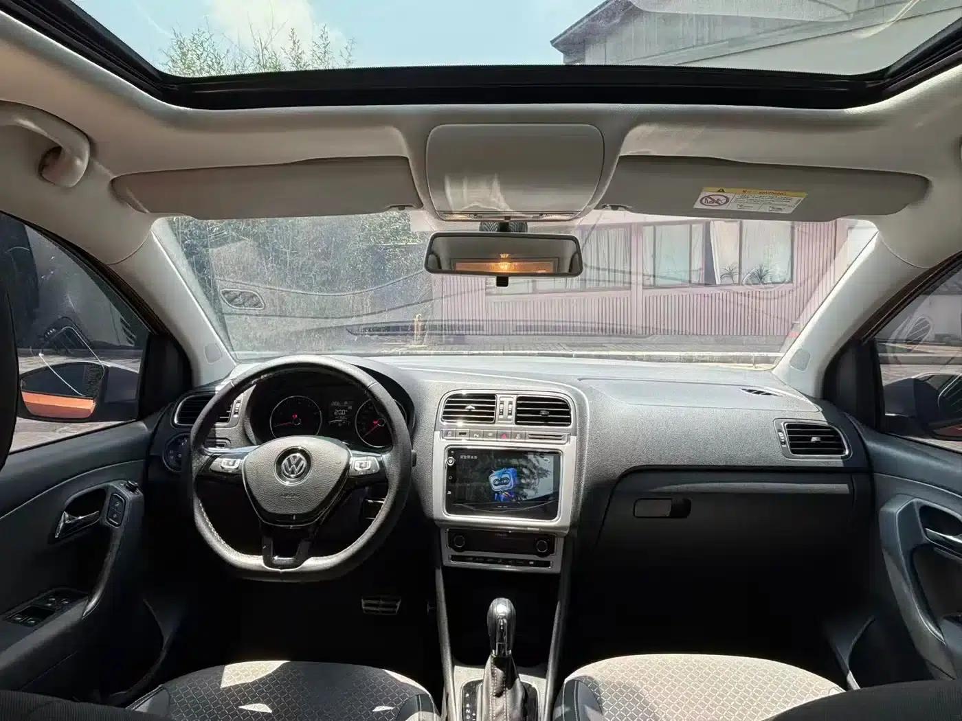 2018 Polo 1.5L Cross Polo Automatic — миниатюра 19
