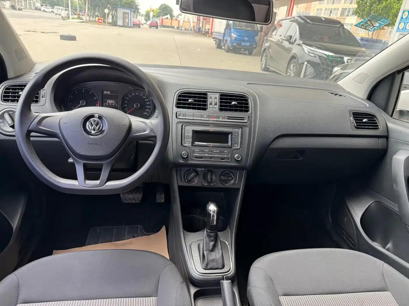 2018 Polo 1.5L Automatic Comfort Edition — миниатюра 15
