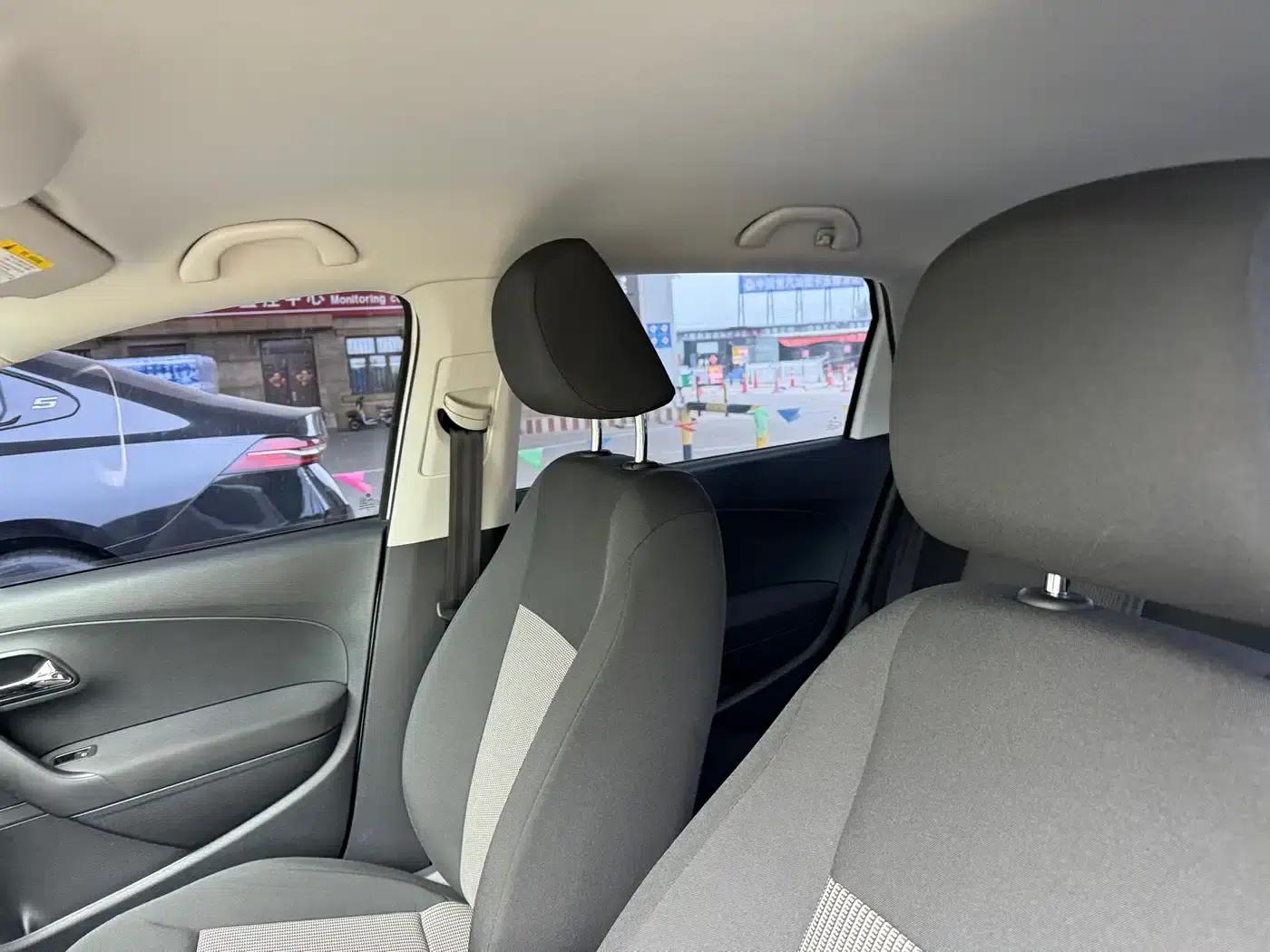 2018 Polo 1.5L Automatic Comfort Edition — миниатюра 4