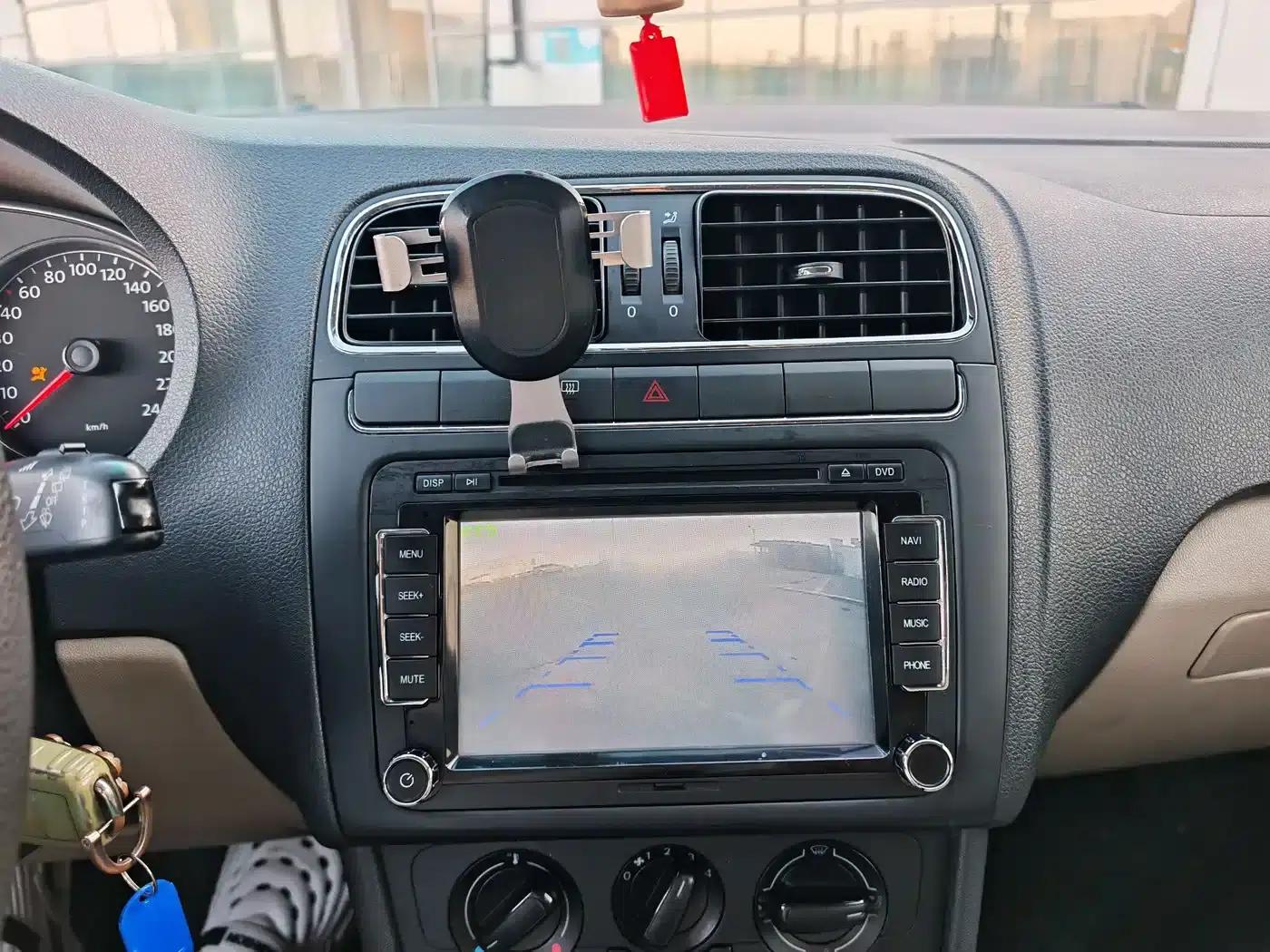 2013 Polo 1.6L Automatic Comfort Edition — миниатюра 14