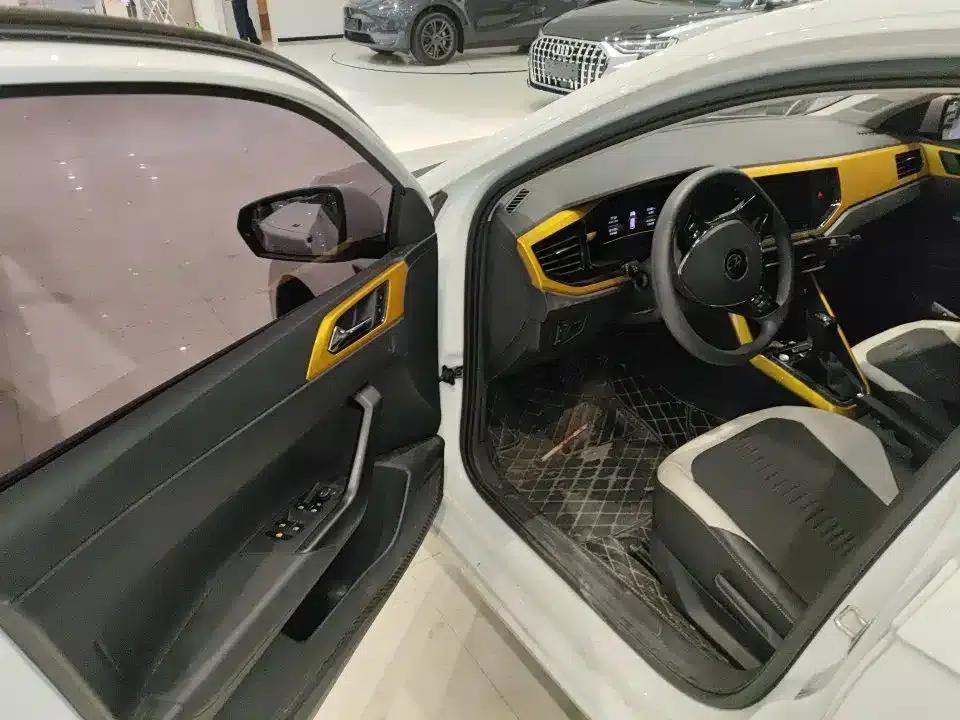2023 Polo Plus 1.5L Automatic Colorful Technology Edition — миниатюра 3
