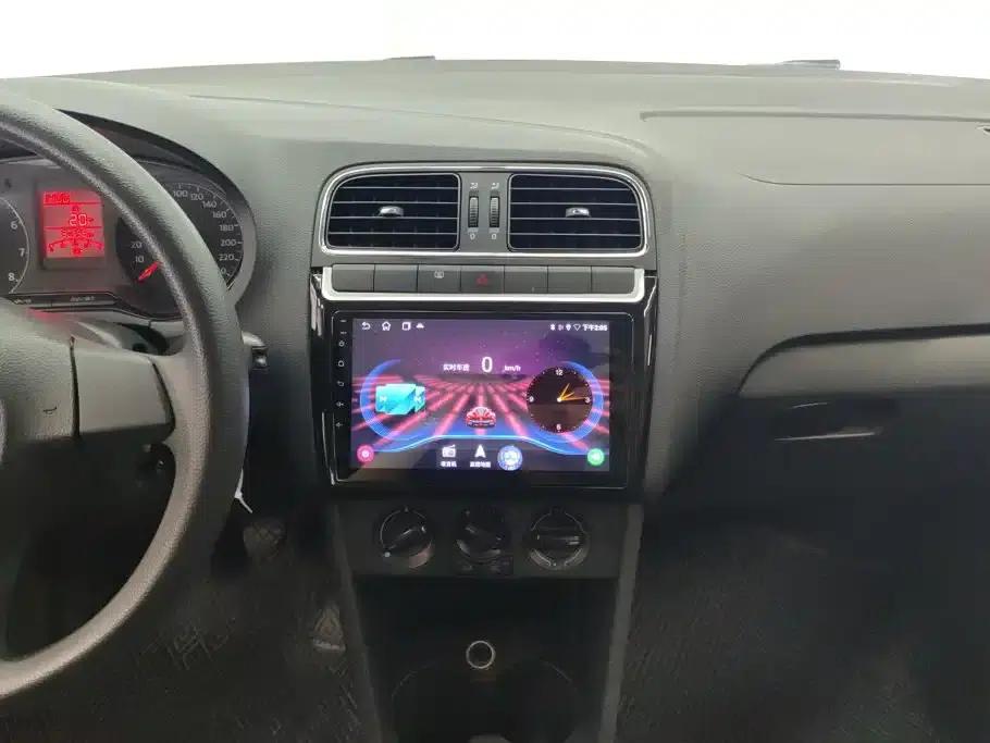 2013 Polo 1.4L Manual Comfort Edition — миниатюра 13