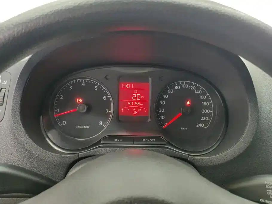 2013 Polo 1.4L Manual Comfort Edition — миниатюра 14